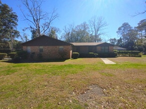 Building Photo - Beautiful 4Bd/2BA Right off Miccosukee Rd.
