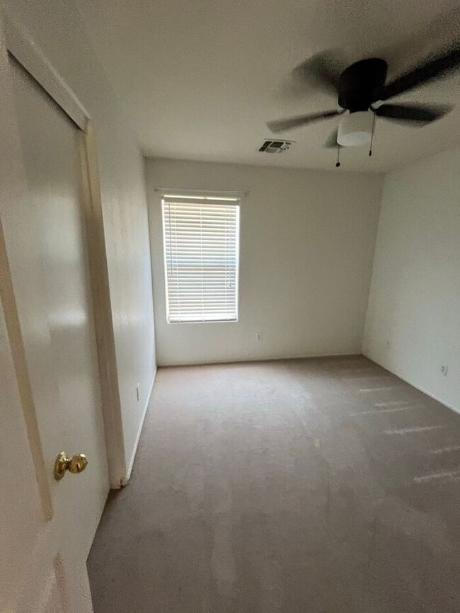 Building Photo - 3 Bedroom in Johnson Ranch Golf Community!