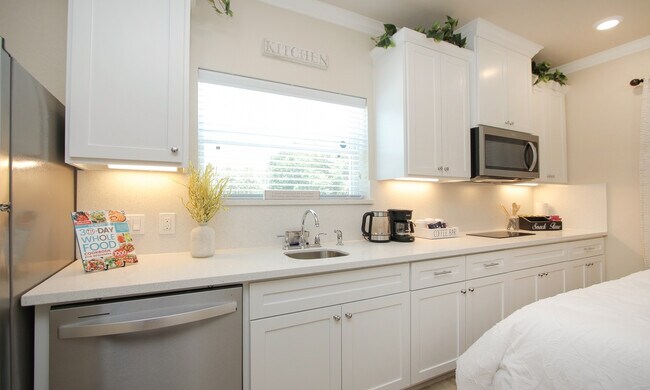 Building Photo - 3537 Mount Pleasant St