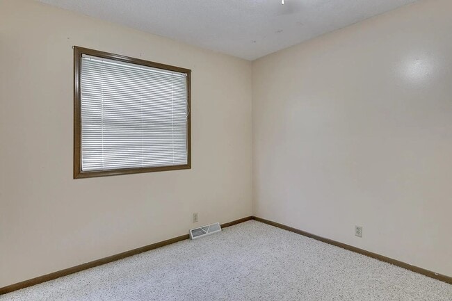 Building Photo - Beautiful Home for Rent in Omaha