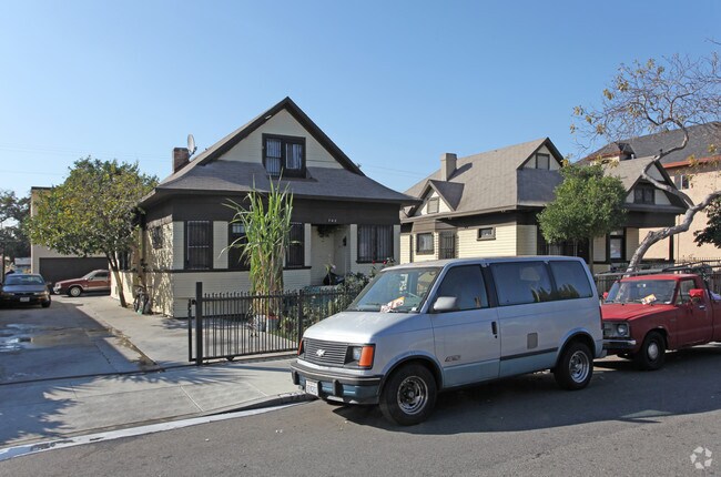 Building Photo - 734-742 25th St