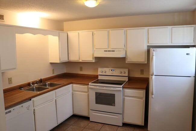 Building Photo - 3727 Willow Creek Rd