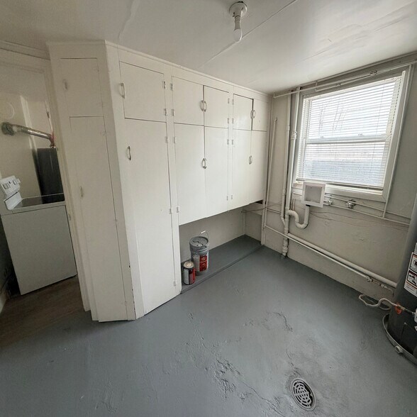 Building Photo - 1525 6th St