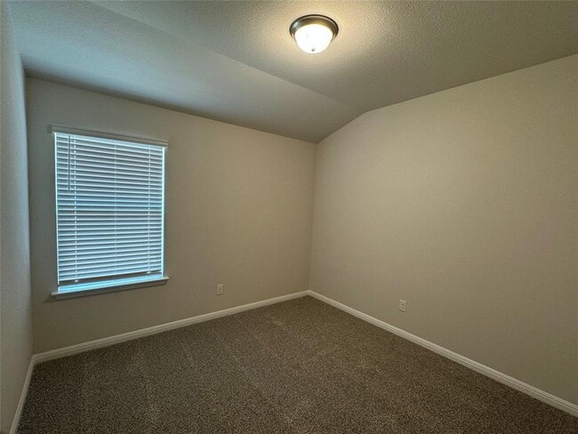 Building Photo - 340 Fossil Dr