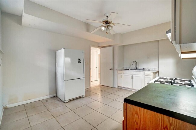 Building Photo - 648 Cativo Dr SW