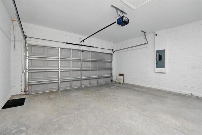 Building Photo - 7738 N Creek Way