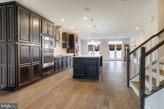 Building Photo - 2740 Prospect Hill Dr