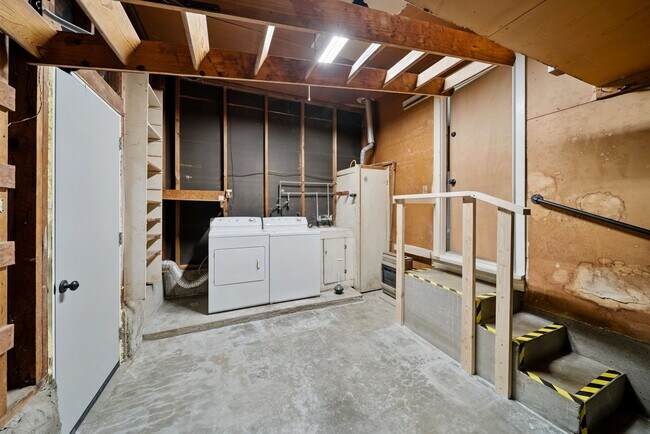 Building Photo - Charming Home in West Tulsa