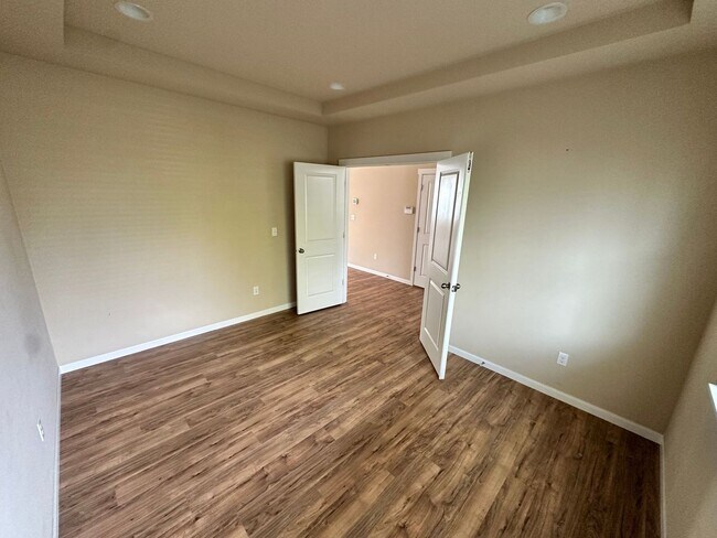Building Photo - Beautiful large 4 bedroom home in the High...