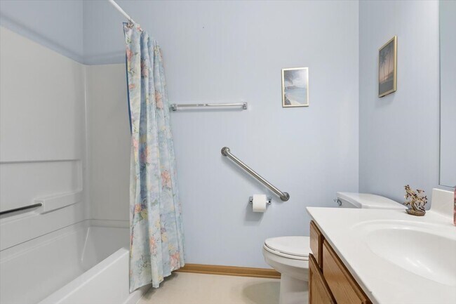 Building Photo - 801 N McLean Blvd