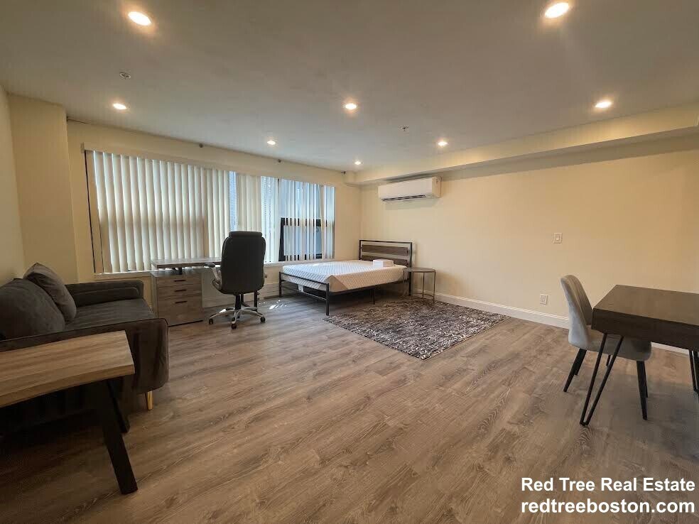 Building Photo - 1026 Commonwealth Ave