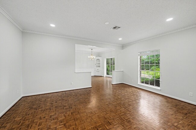 Building Photo - 10811 Hunters Forest Dr