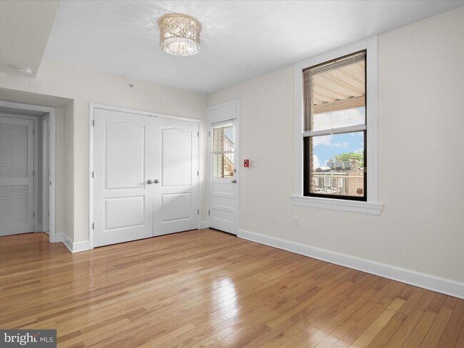 Building Photo - 1858 California St NW