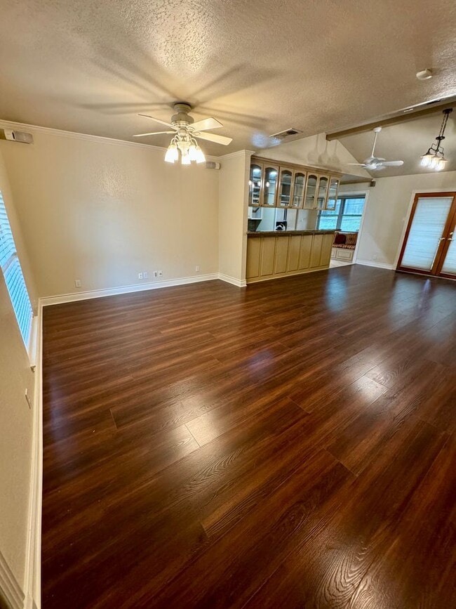 Building Photo - 5115 Staplehurst St