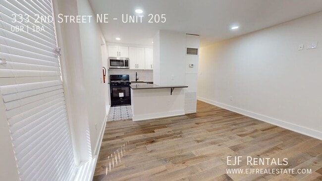 Building Photo - 333 2nd St NE