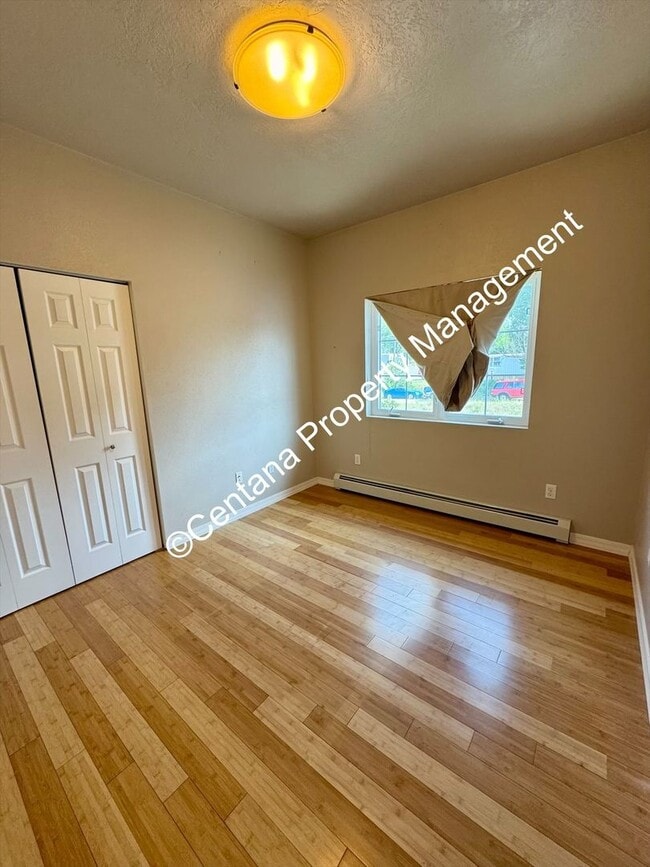 Building Photo - Beautiful home on the outskirts of town!