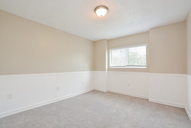 Building Photo - 8344 Lake Amhurst Trail