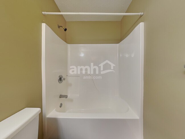 Building Photo - 1889 Bridle Path