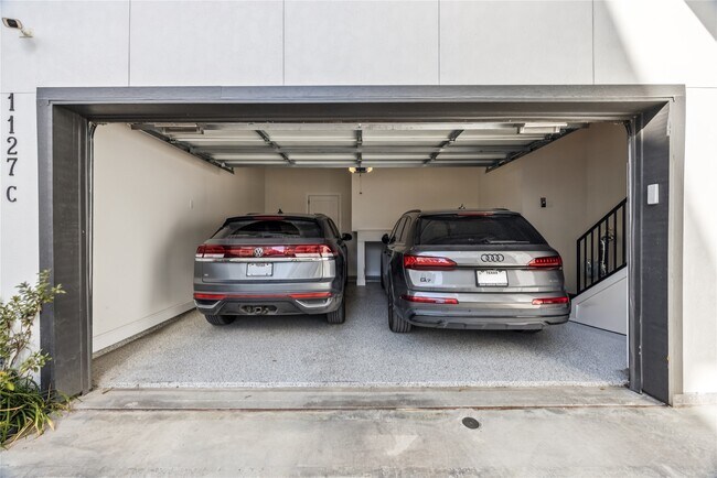 Building Photo - 1127 W 16th St