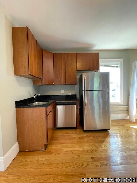 Building Photo - 247 Boston St