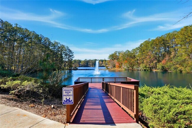 Building Photo - 405 Chadwick Cmns