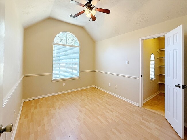 Building Photo - 3331 Double Lake Dr