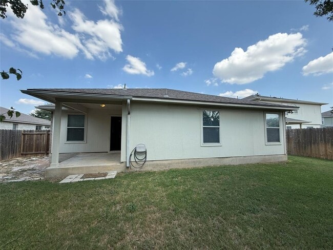 Building Photo - 905 Remington Dr