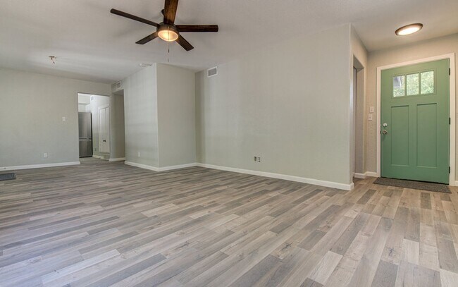 Building Photo - 3301 Dalton St
