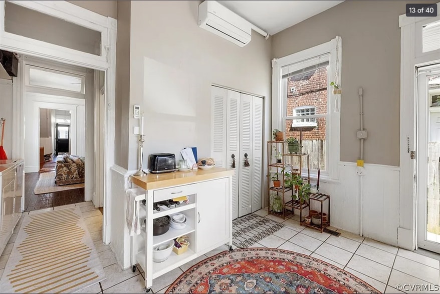 Building Photo - 2029 W Main St