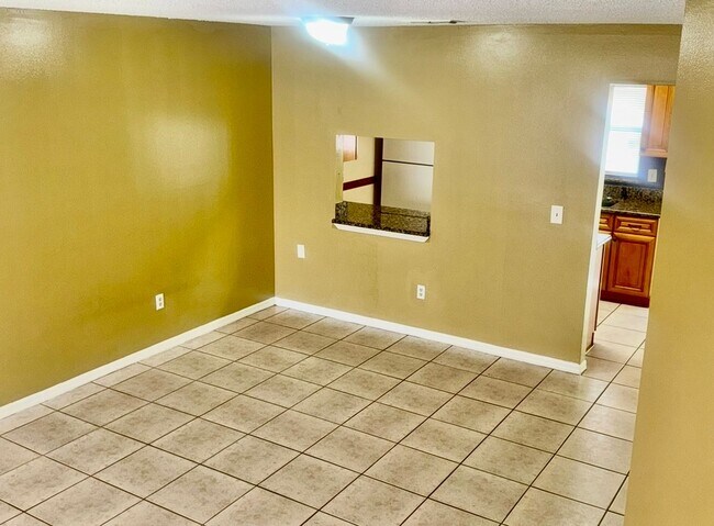 Building Photo - 1605 Shady Ridge Ct