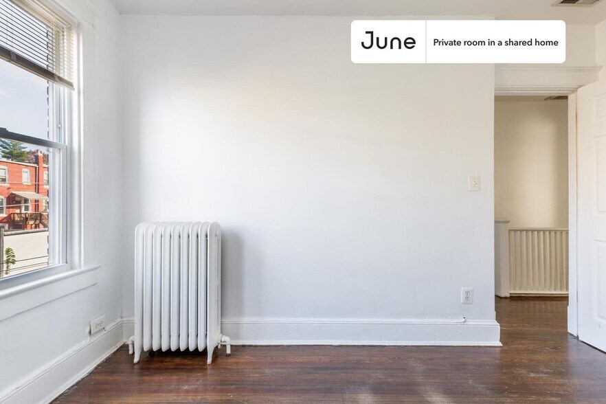 Building Photo - Room in Shared 3 bed/2 bath home