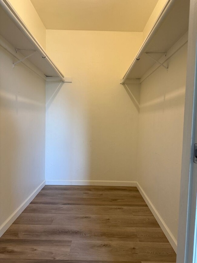 Building Photo - 3 Bedroom, 2 bath home located in the hear...