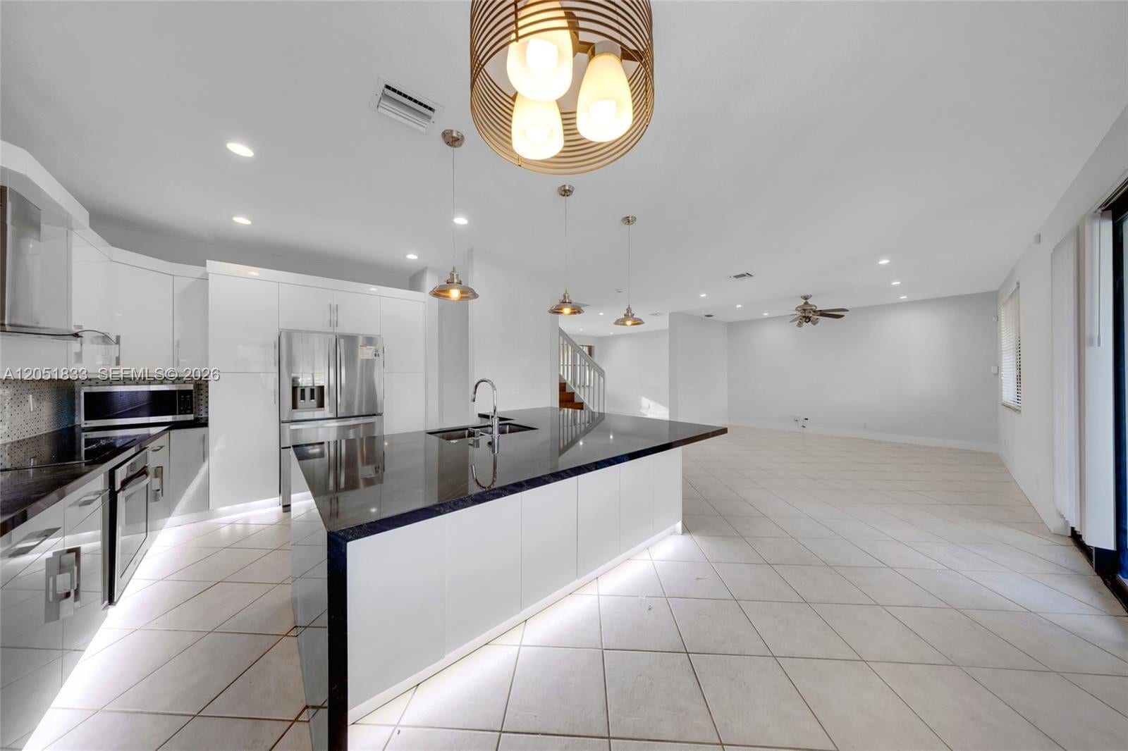 Building Photo - 1538 Tamarind Ct