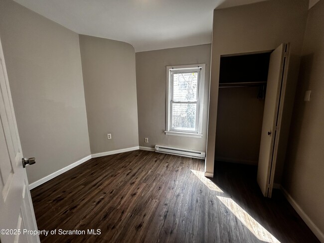 Building Photo - 1115 Monroe Ave