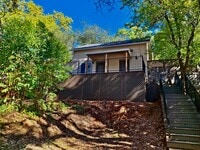 Building Photo - 326 Chamberlain Ave