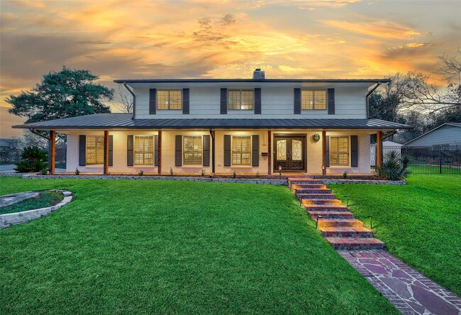 Primary Photo - 3409 Lakeside Dr