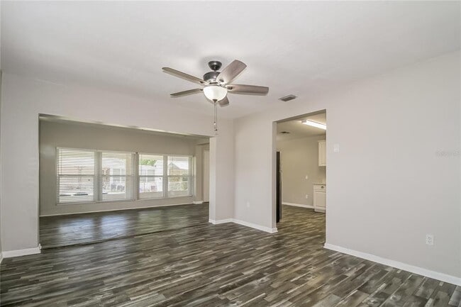 Building Photo - 52 Community Dr