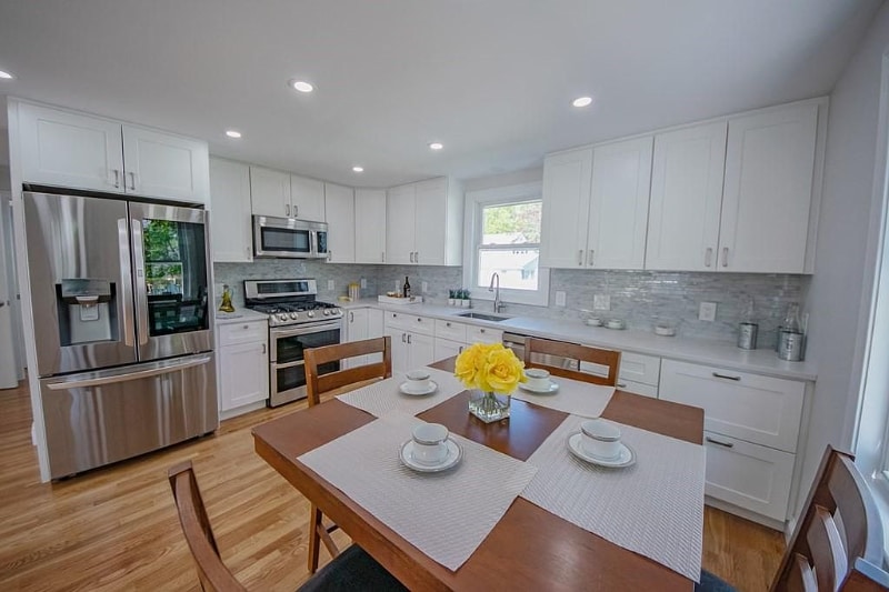 Building Photo - 9 App Ct