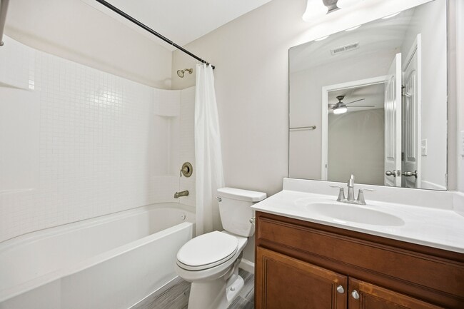 Building Photo - 7275 Heritage Oak Ct