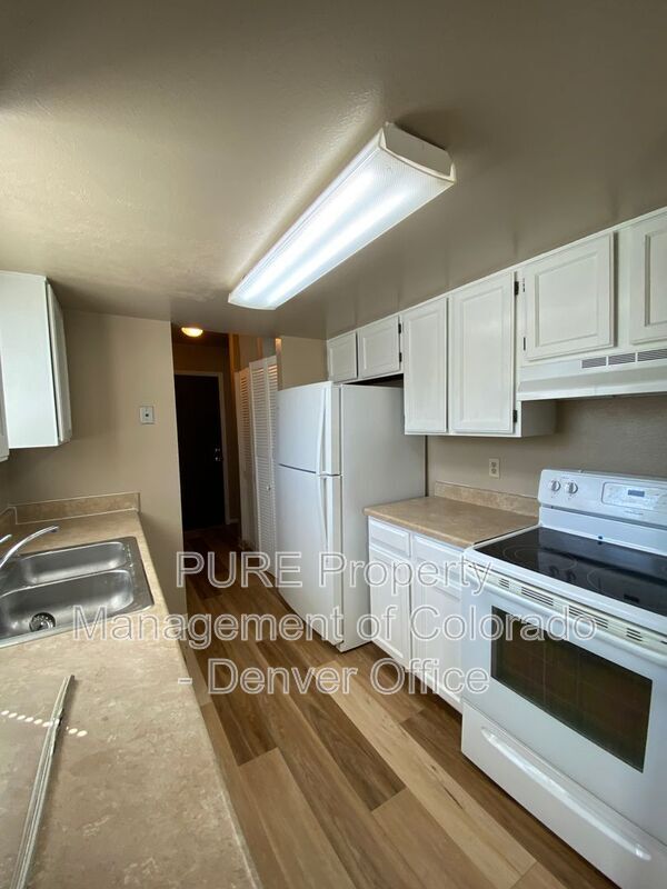 Building Photo - 10750 Owens St