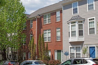 Building Photo - Spacious Cherry Hill Townhome Near UVA & Downtown Charlottesville