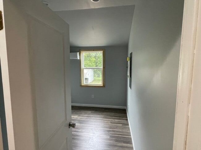 Building Photo - 5434 Pine Ridge Rd