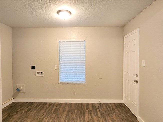 Building Photo - 1106 2nd Ave N