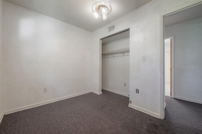 Building Photo - 649 W 11th St