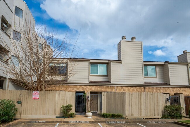 Building Photo - 1829 Augusta Dr