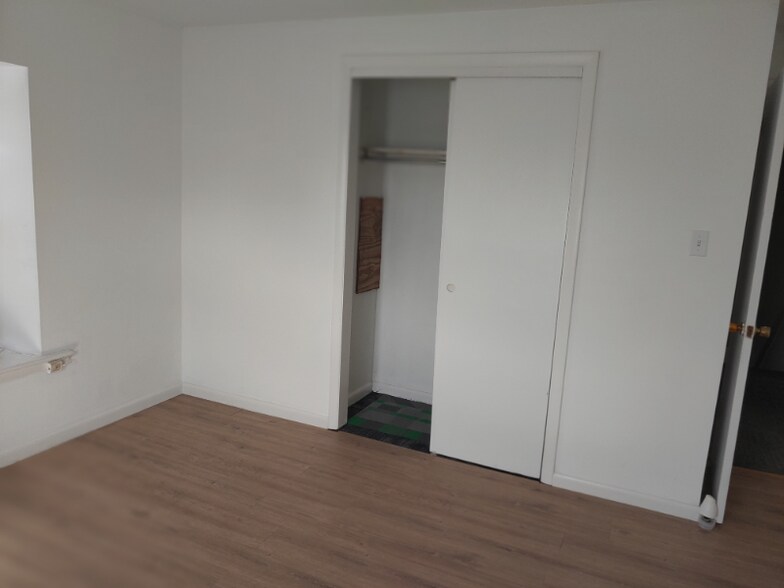 Building Photo - 23 N Front St