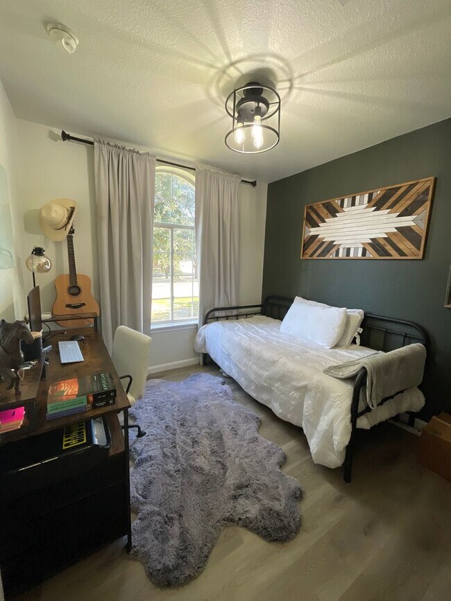 Building Photo - 15303 Faircrest court