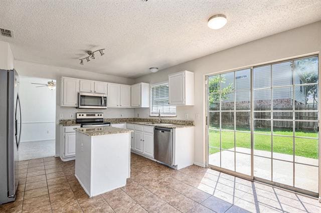 Building Photo - 8201 Cloverglen Ln