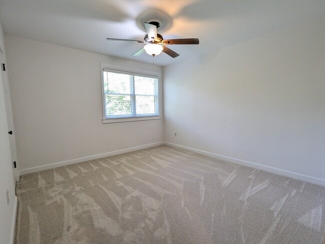 Building Photo - 54 Faris Cir