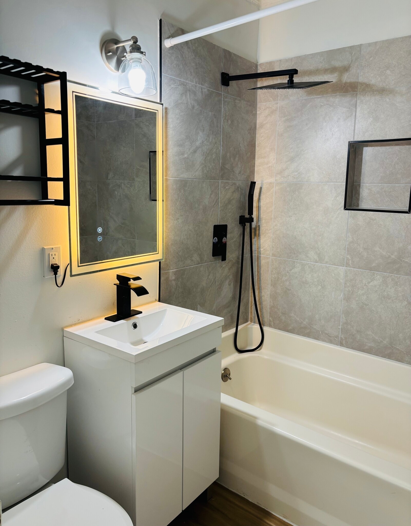 Building Photo - 1615 Engle Dr